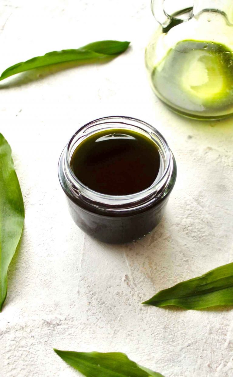 How to make Green Herb Oil SimplyBeyondHerbs