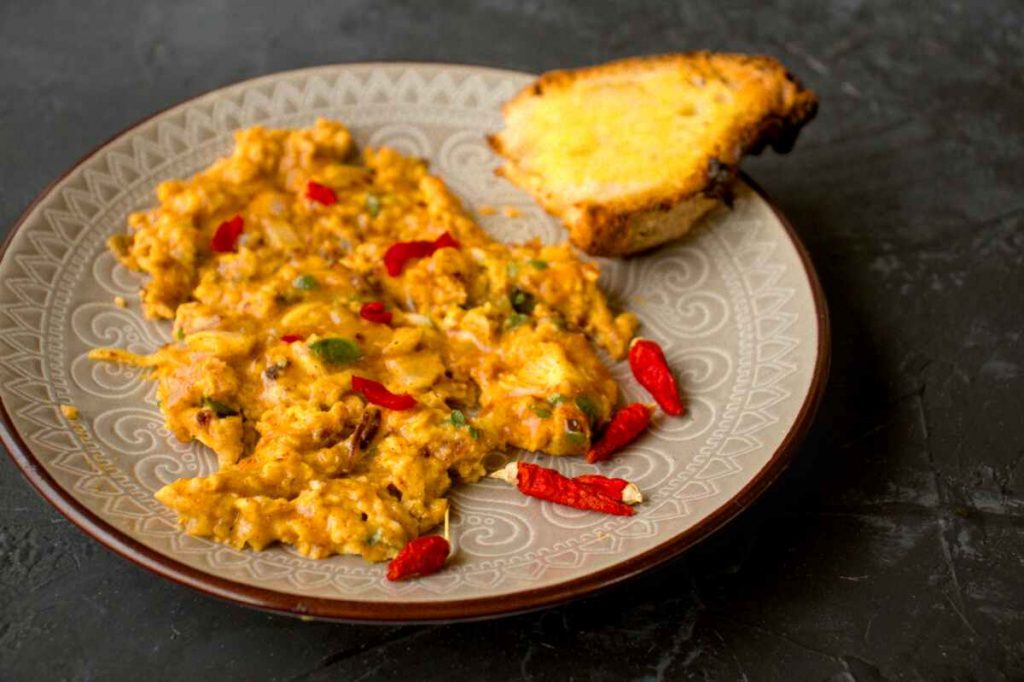Spicy, quick and easy Chili Scrambled Eggs SimplyBeyondHerbs