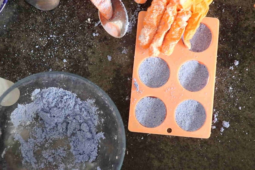 Shower bomb recipe {DIY shower steamers with menthol crystals