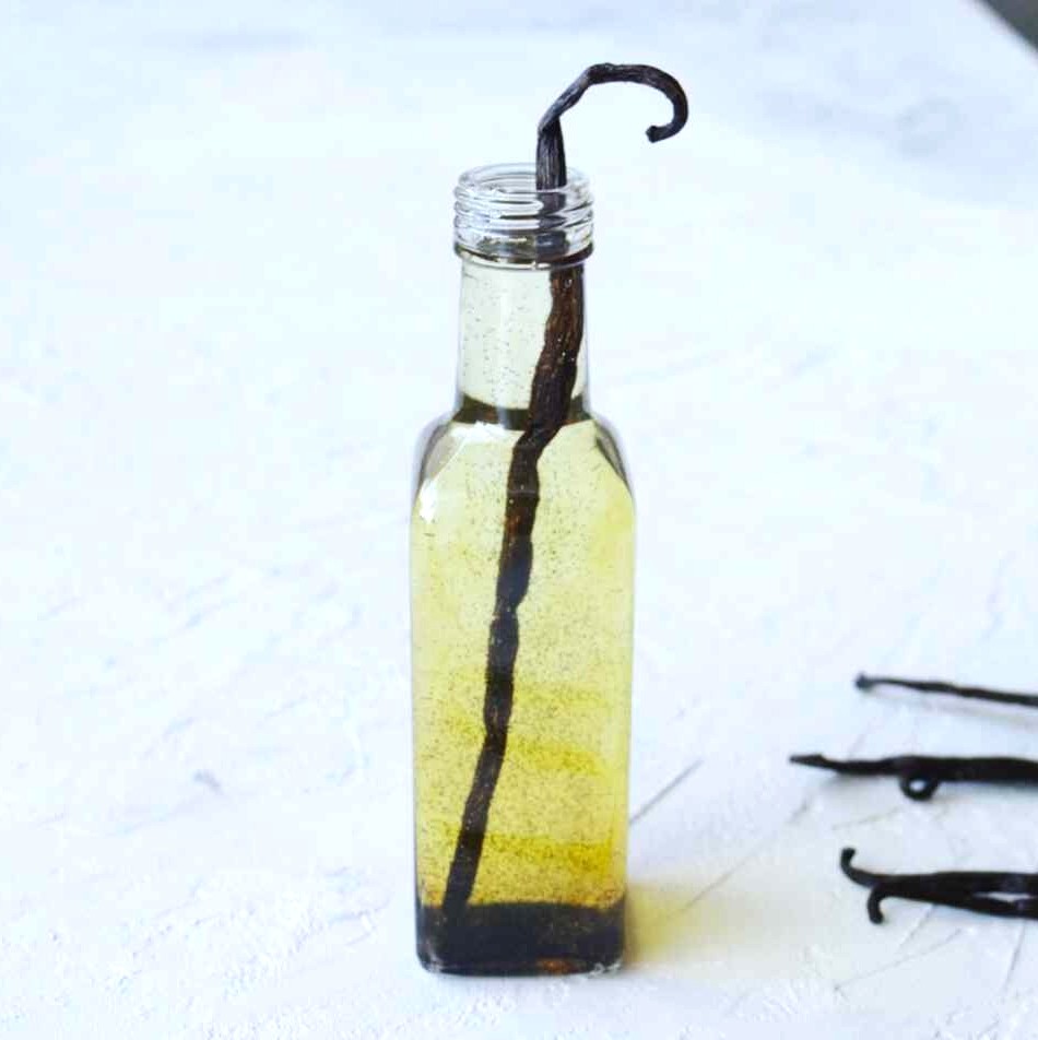 How to Make Vanilla Infused Oil + 3 Ways to Use It - SimplyBeyondHerbs
